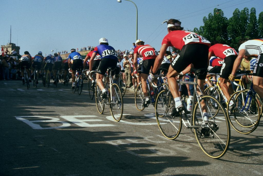 The peloton climbing during the 1984 Worlds