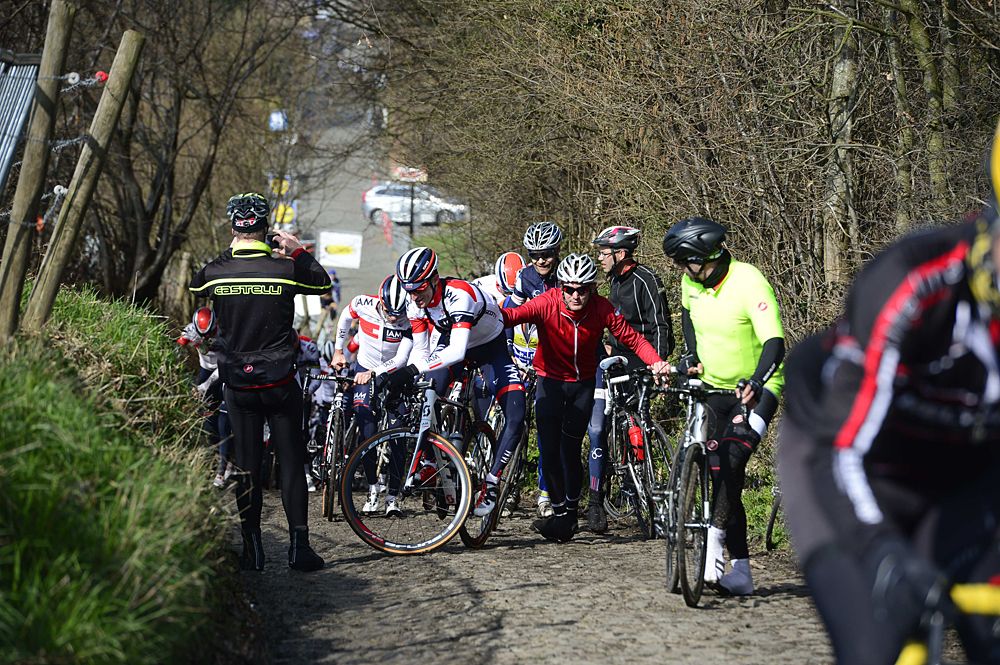 Chaos on the Koppenberg as cyclotourists mix with the pros