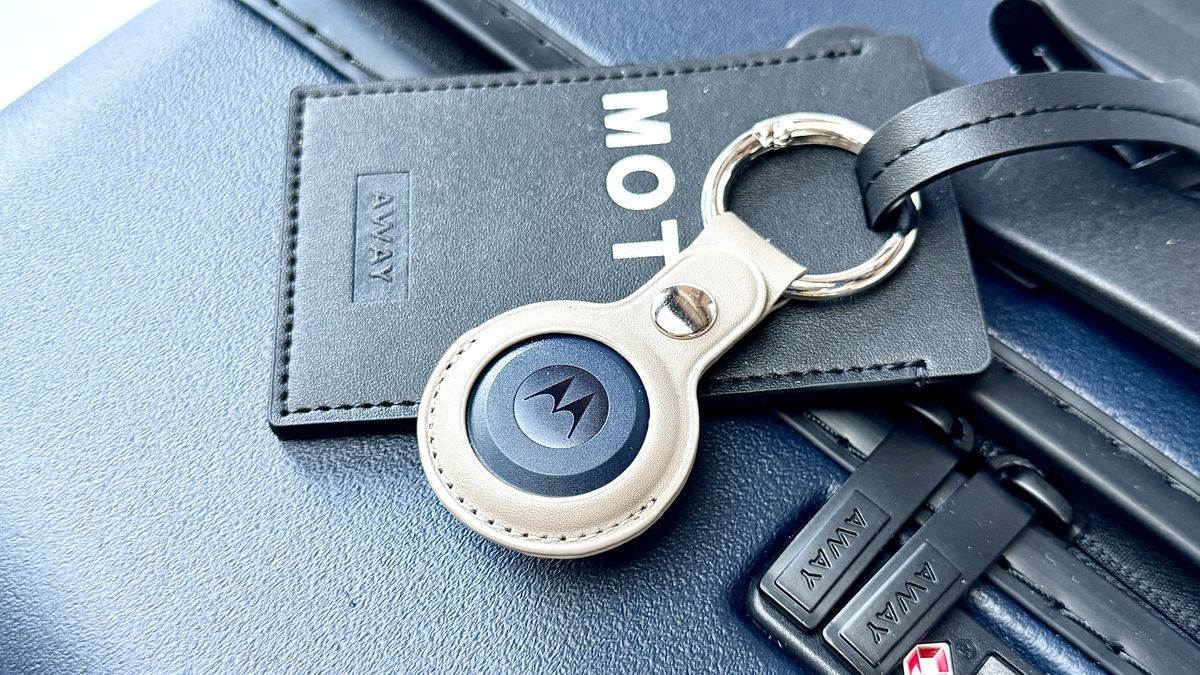 Motorola’s new  key finder has two major advantages Apple AirTags can’t beat