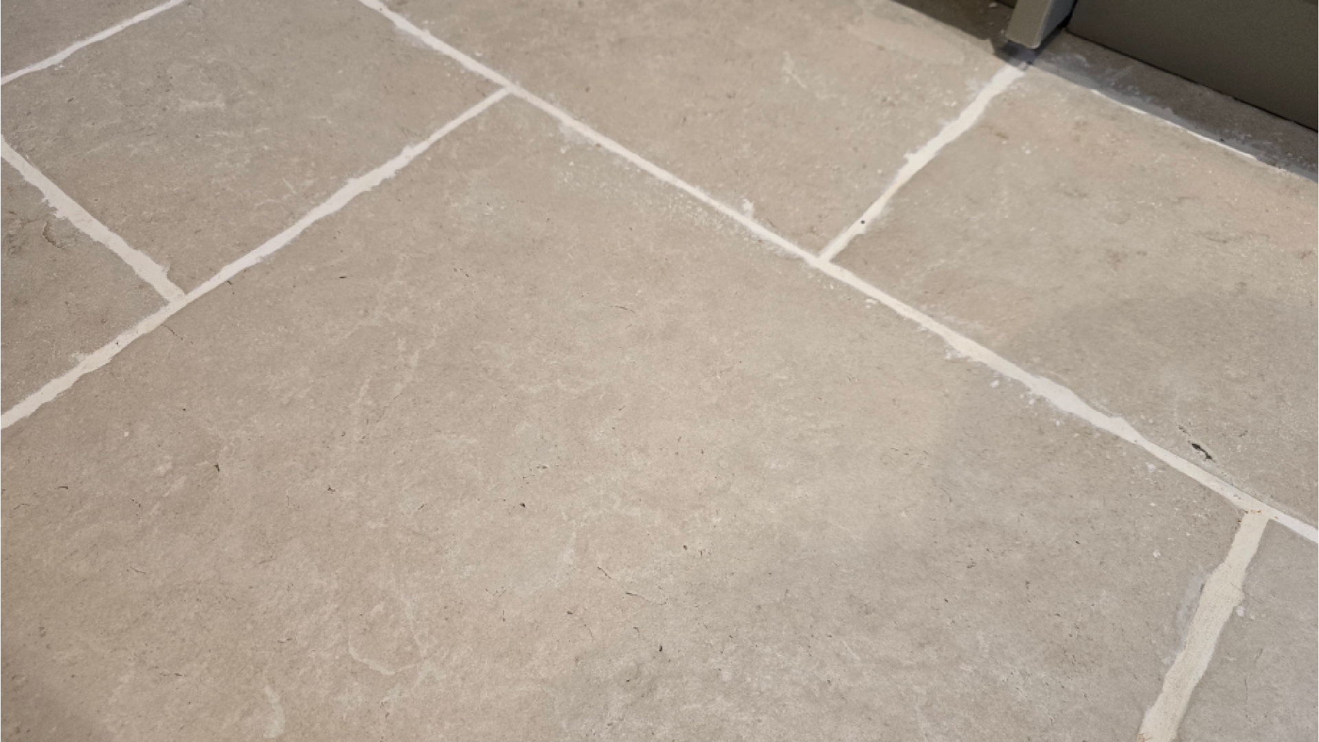 Narwal Flow ketchup stain on floor after