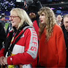 Taylor Swift and Donna Kelce at the Superbowl