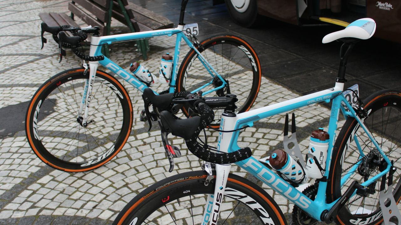 Most AG2R bikes have SRAM's wireless eTap drivetrain, but the odd mechanical group can be spotted now and again
