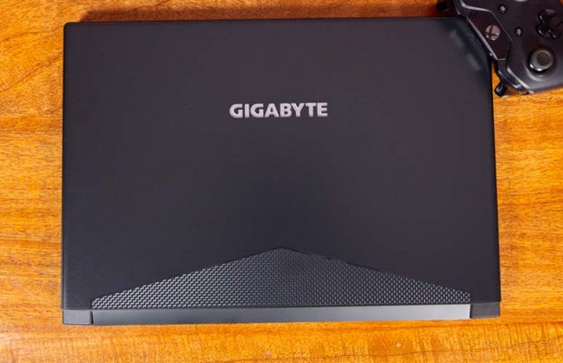 Gigabyte Aero 15 Classic vs. Razer Blade 15: Which RTX Gaming Laptop Is ...
