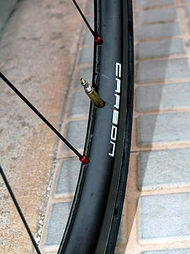 The offset rear rim of last year's WH-7801-Carbon has carried over.
