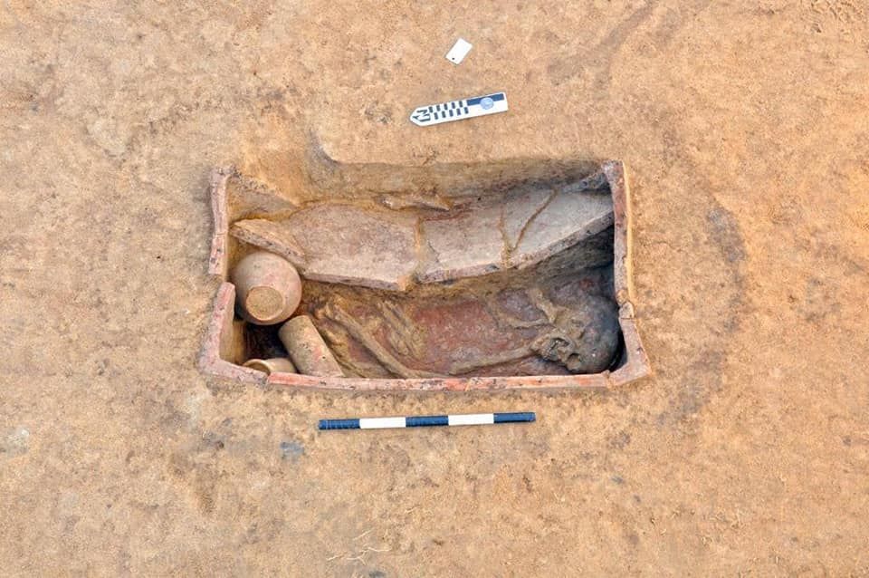Many of the clay coffins had grave goods, such as pottery.