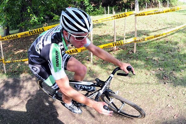 Jeremy Powers (Cyclocrossworld.com-Cannondale) all alone.