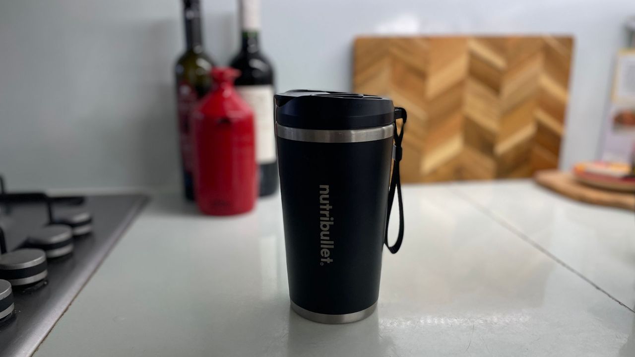 Nutribullet Flip Blender with the lid