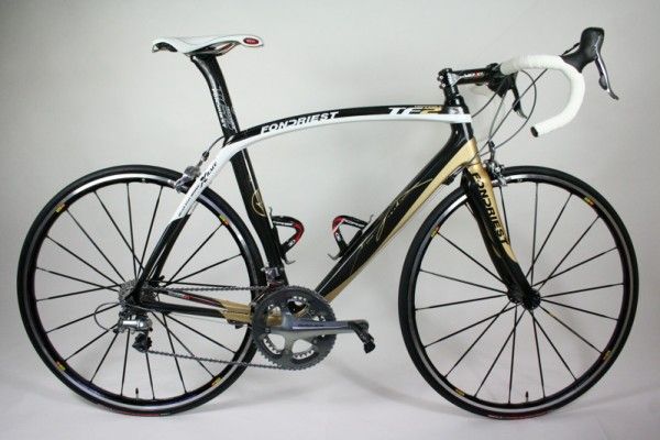 The Fondriest TF2 blends swoopy looks with a stiff ride and response