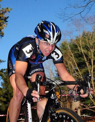 Laura Van Gilder (C3 Athletes Serving Athletes) hot on Elliot's wheel.