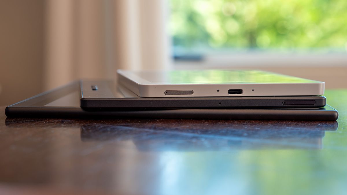 Comparing the sizes of the Bigme B1051C, B7, and B6