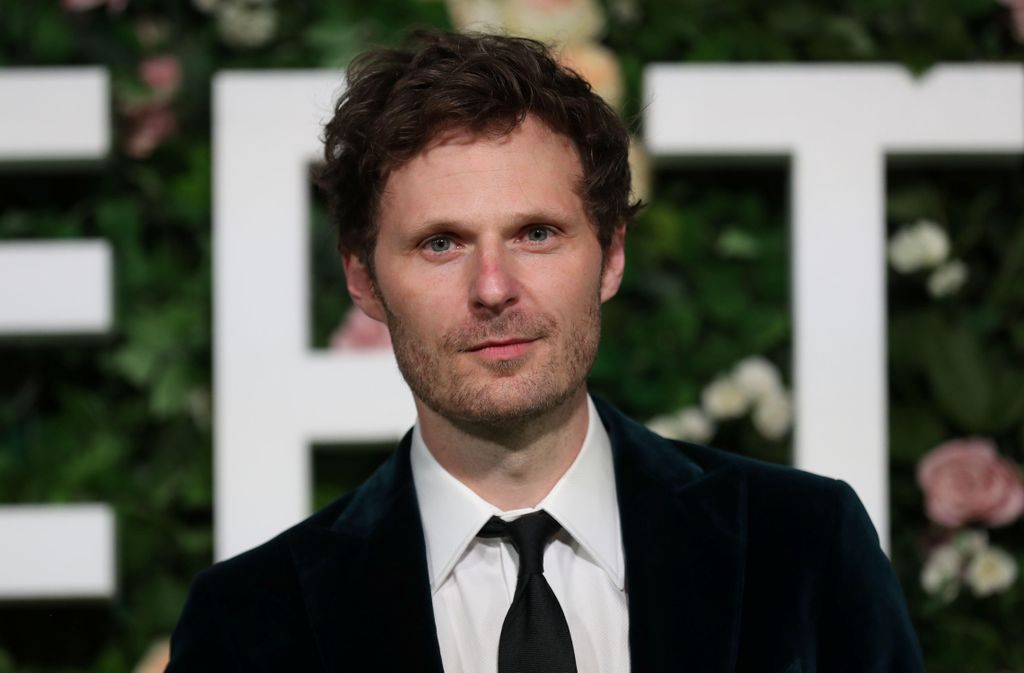 Who is the new Lord Featherington on Bridgerton season 2? My