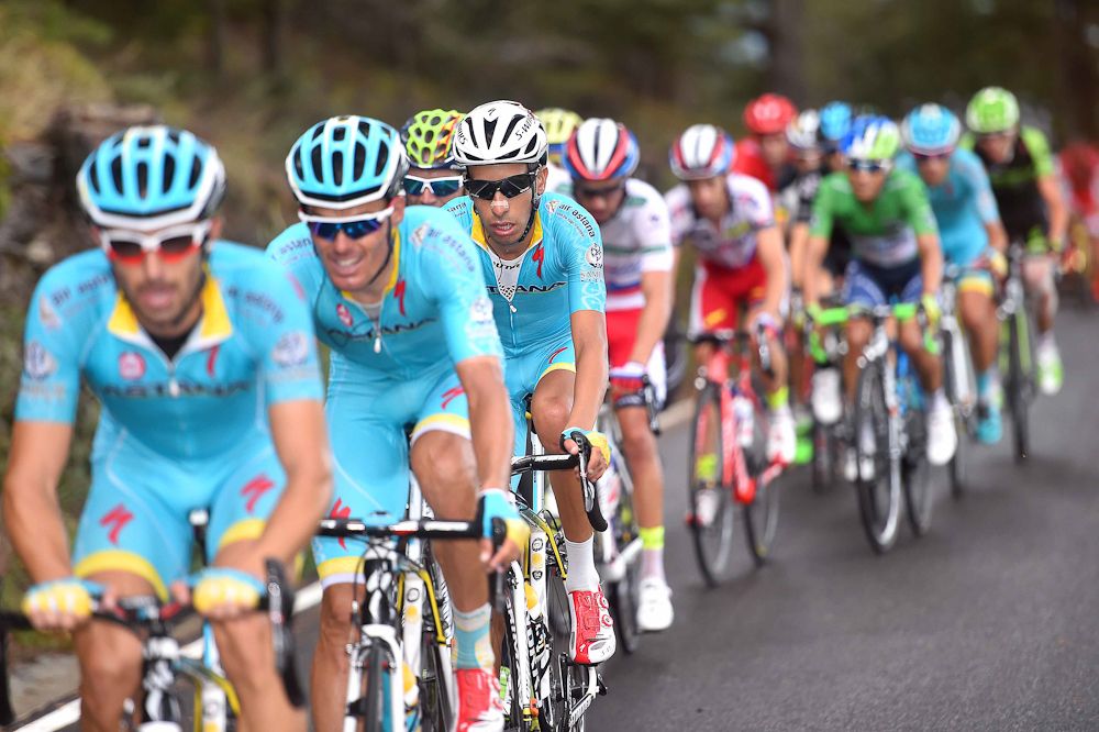Team Astana line up for Fabio Aru during stage 11.