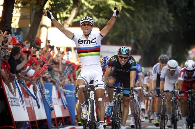 Philippe Gilbert (BMC) wins the stage