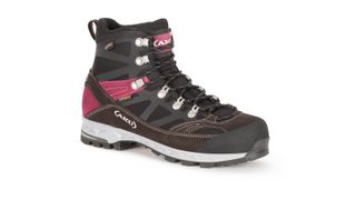 Best women's hiking boots: AKU Trekker Pro GTX Women's in black and violet