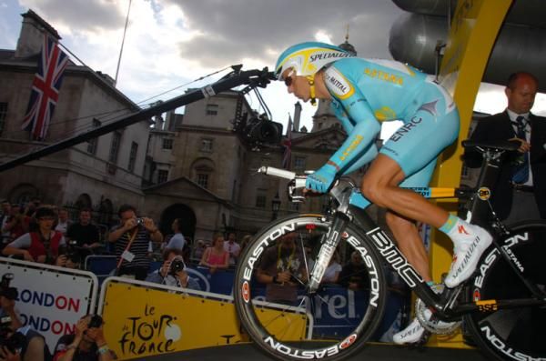 Andreas Kl&ouml;den starting the 2007 Tour de France in London