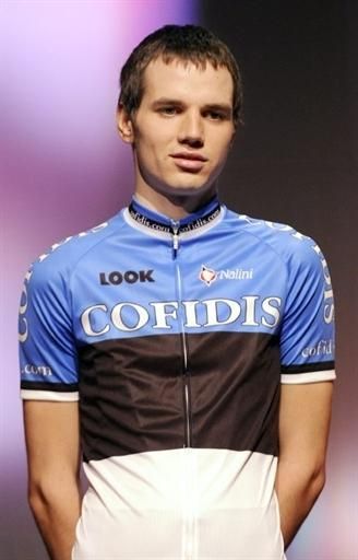 Estonian national champion Taaramae opted to stay with Cofidis for 2010
