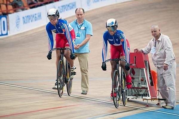 The French women get their team sprint ride underway.