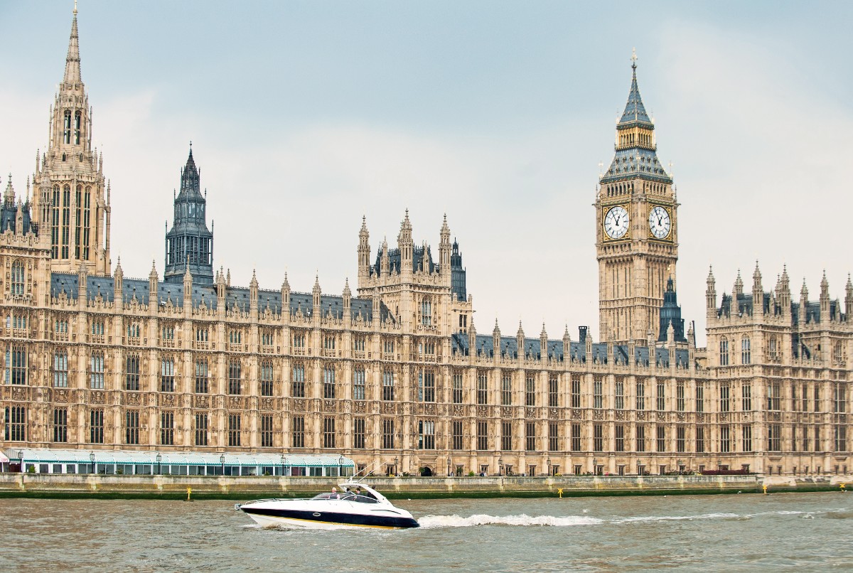 Bond’s original Sunseeker from The World Is Not Enough is available for high-speed Thames pursuits