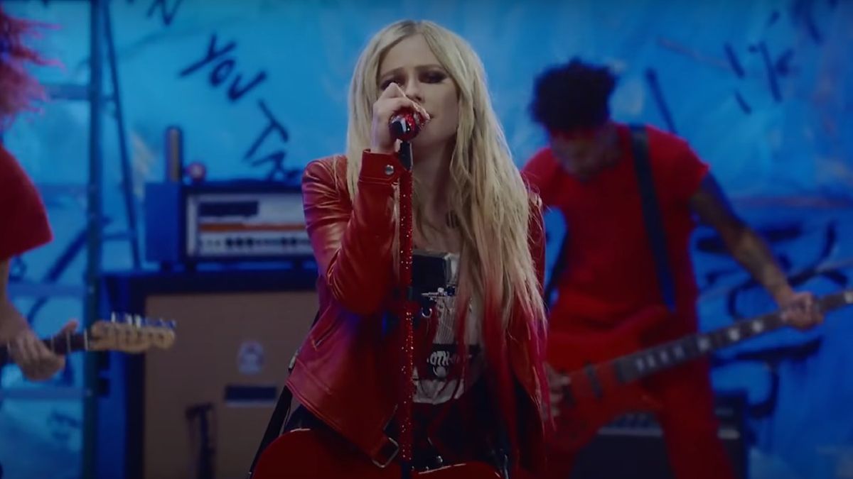 All about Avril Lavigne: how the teenaged pop-punk poet changed everything