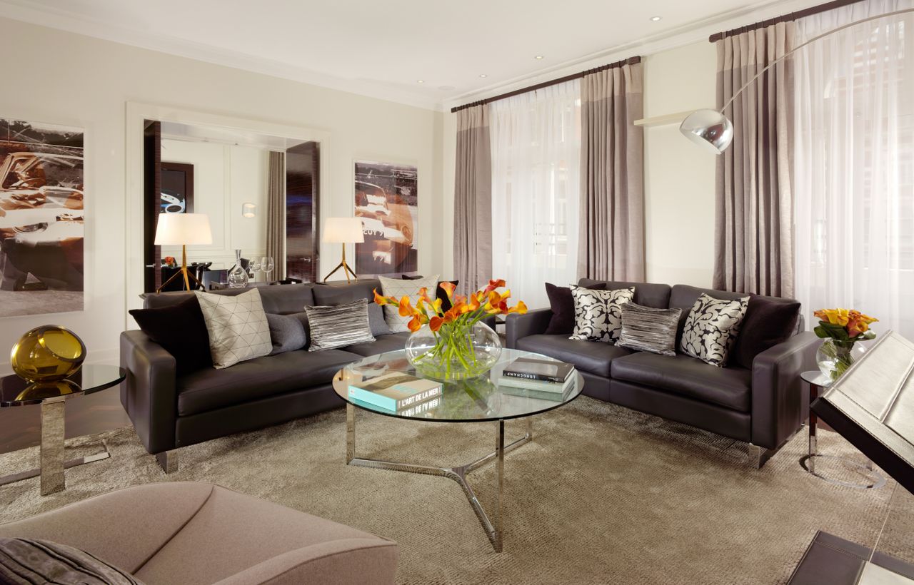 More grey furniture, more pictures of jaaaaags