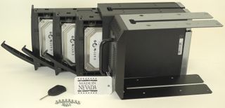 A disassembled RAIDPac. Even though you have twelve screws to remove, the overall design of the RAIDPac seems to be very sturdy.