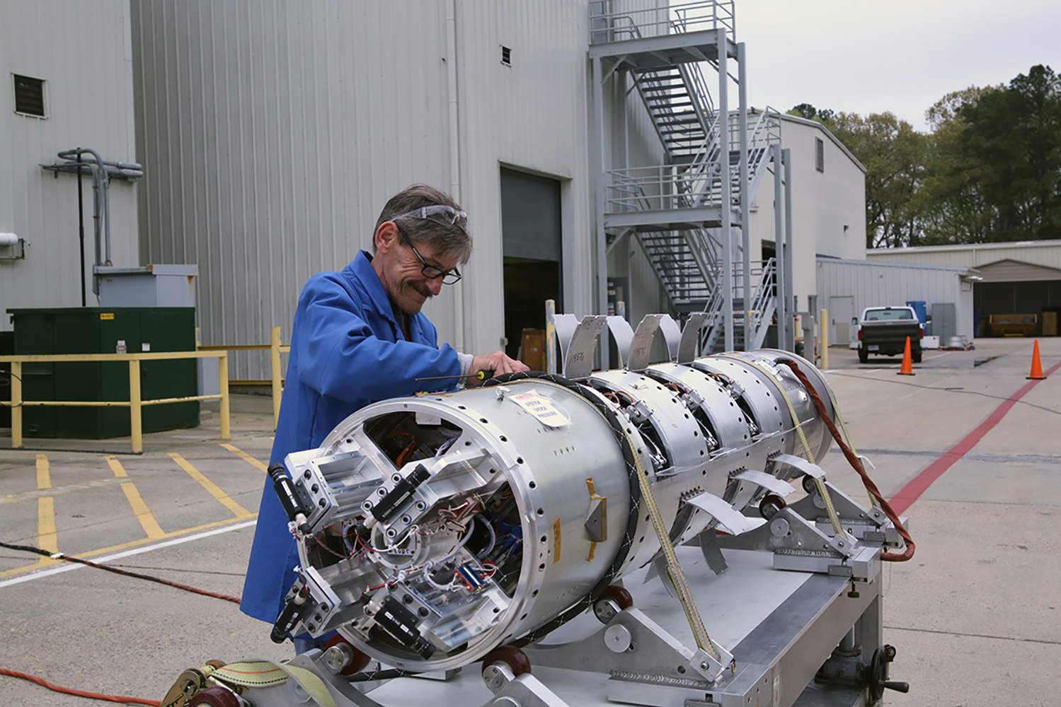 Sounding rocket ampule test payload