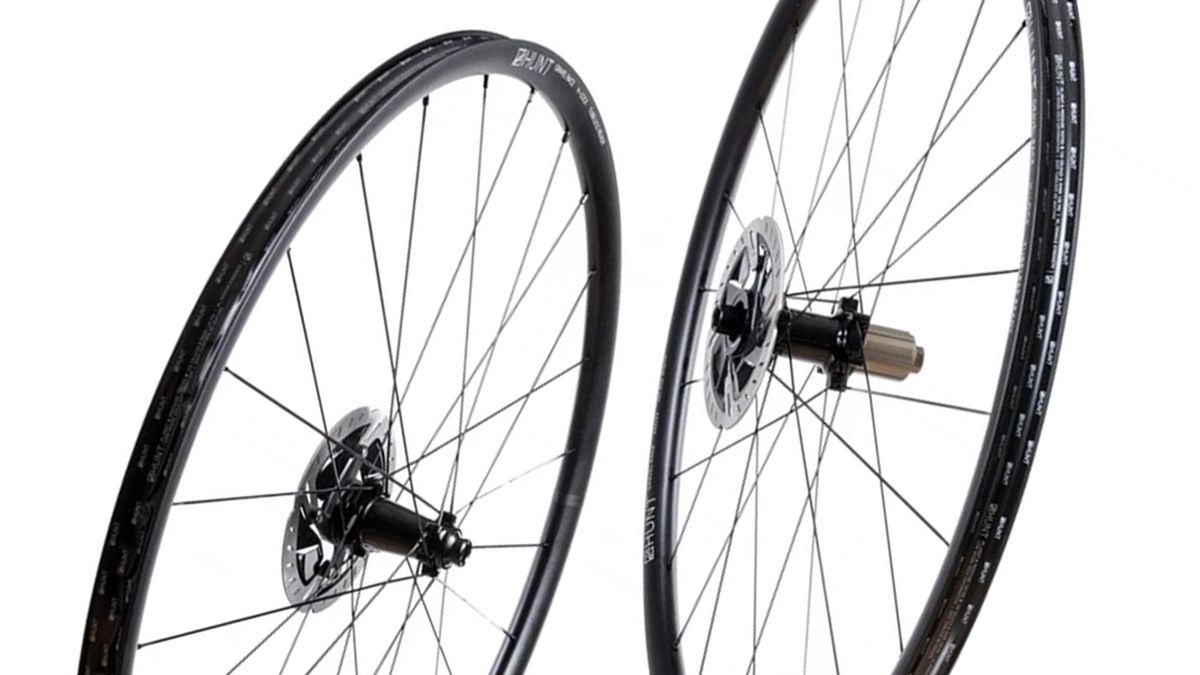 Best gravel bike wheels Roadcycling fast and MTBtough gravel