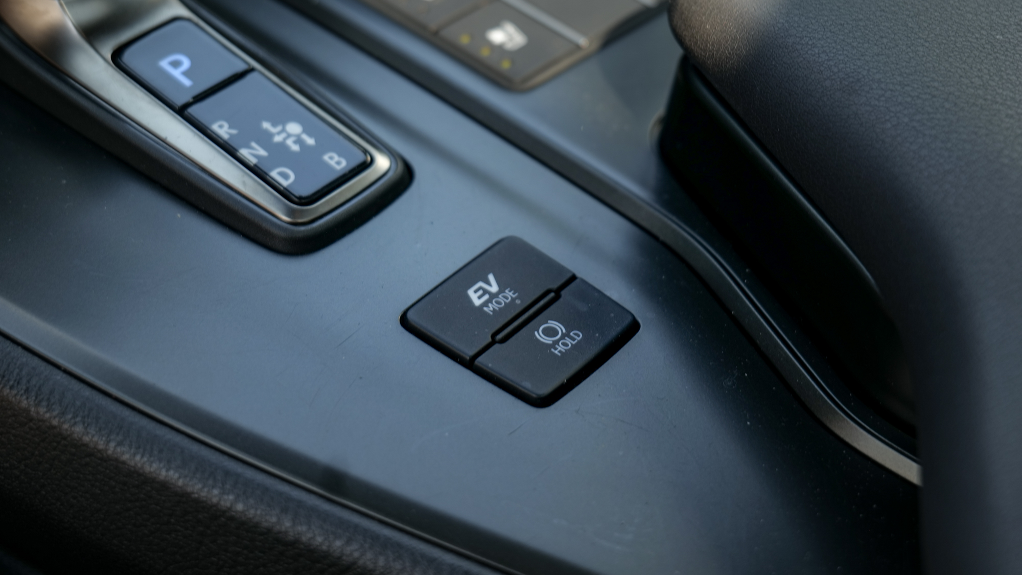 2025 Lexus UX 300h test drive.