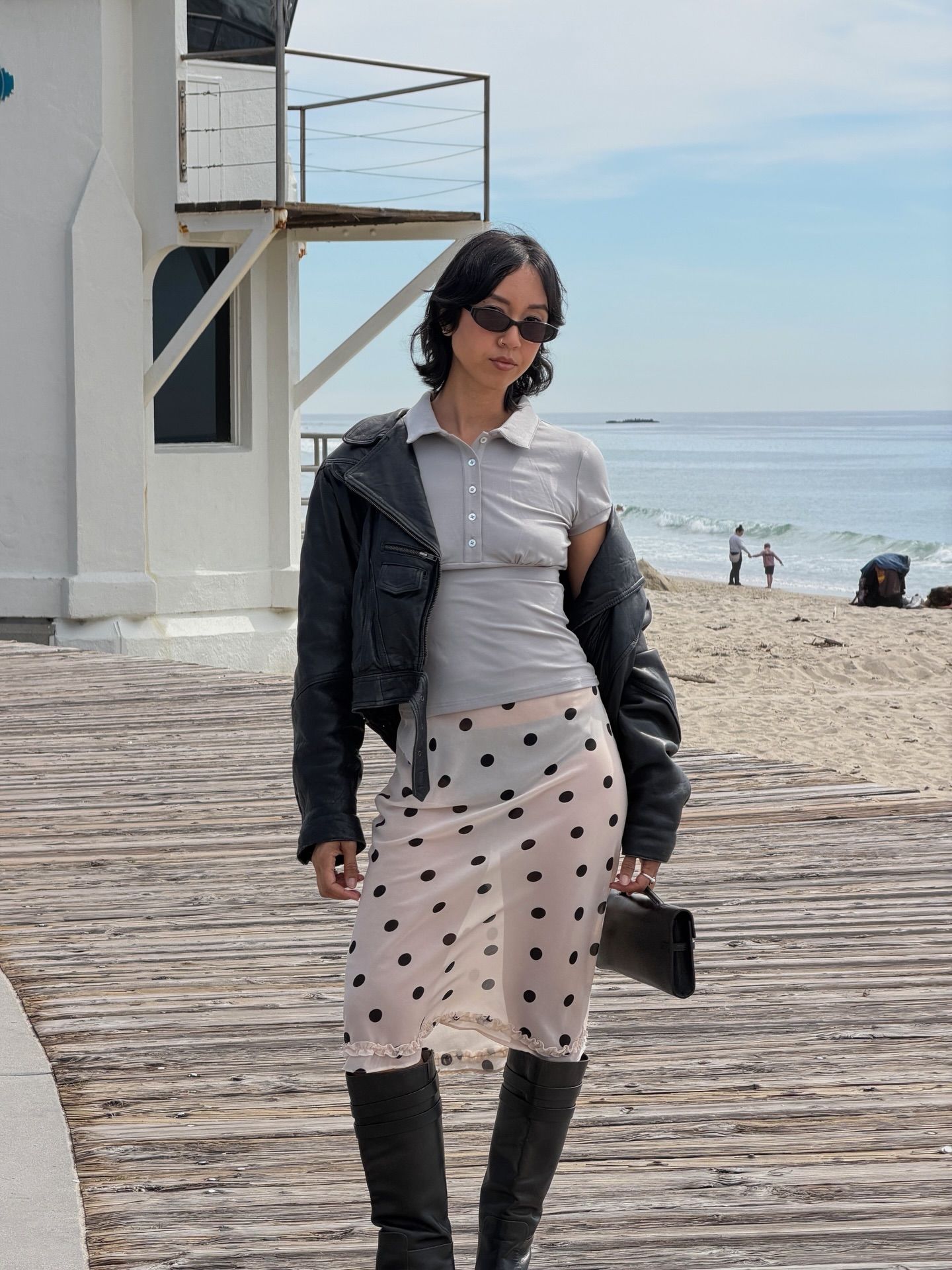 Stephanie Arant in a knee-length skirt