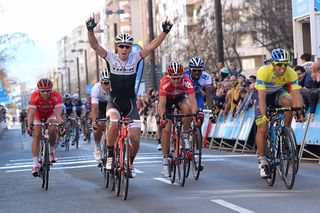 Stage 2 - Pais Vasco: Felline wins stage 2 in Vitoria-Gasteiz