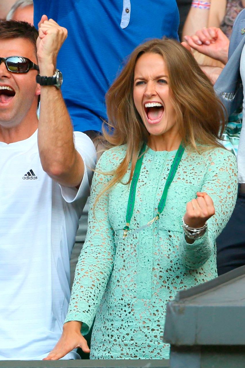 Kim Sears Wows In Victoria Beckham