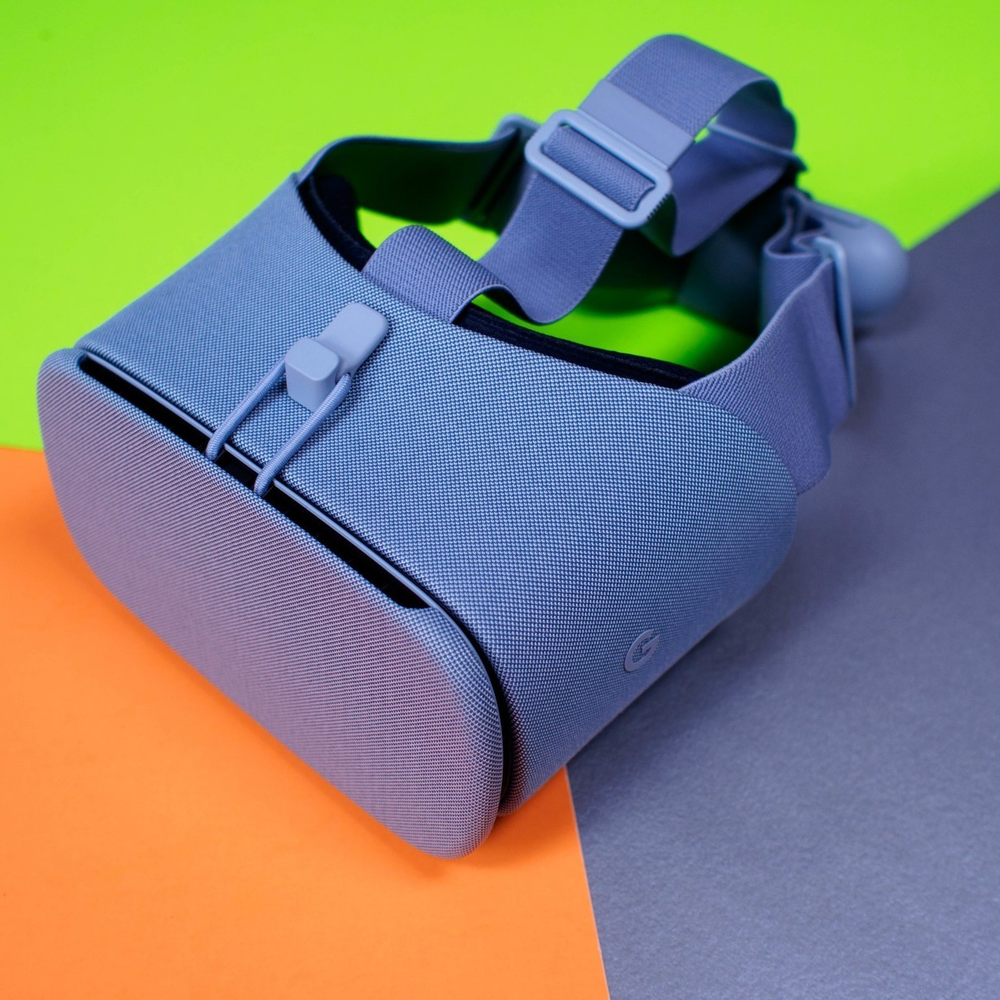 Google Daydream View VR headset