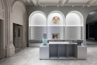 store at national portrait gallery reopens