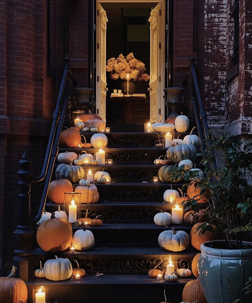 18 Halloween decorations to give entryways an eerie overhaul Homes