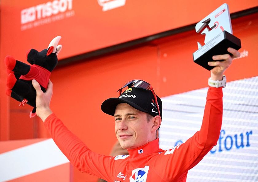 Jonas Vingegaard celebrates another day in red in the 2025 Vuelta a España