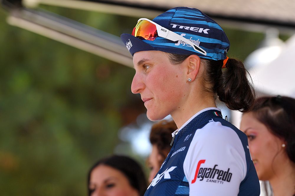 Elisa Longo Borghini (Trek-Segafredo) wears the blue jersey of Best Italian Rider at the Giro Rosa