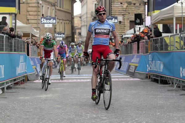 Cadel Evans has won the penultimate stage of Tirreno-Adriatico.