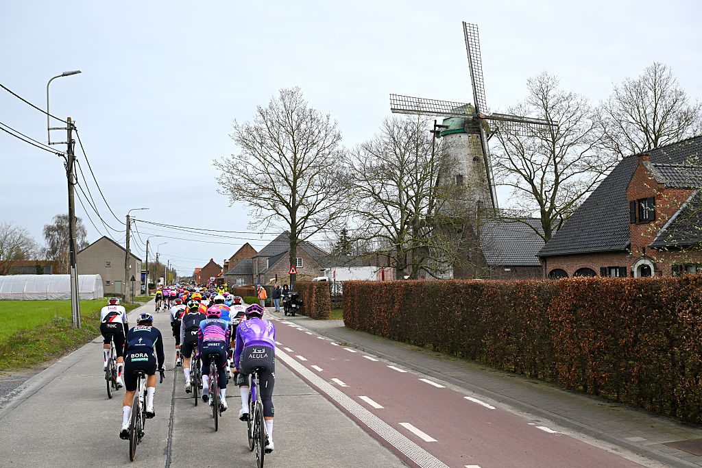 HARELBEKE, BELGIUM - MARCH 27: A general view of the peloton prior to the 68th E3 Saxo Classic 2026 a 208.5km one day race from Harelbeke to Harelbek / #UCIWT / on March 27, 2026 in Harelbeke, Belgium. (Photo by Tim de Waele/Getty Images)