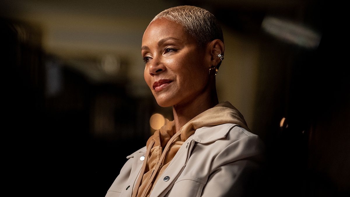 Jada Pinkett Smith sitting in the Hoda Kotb Jada Pinkett Smith interview