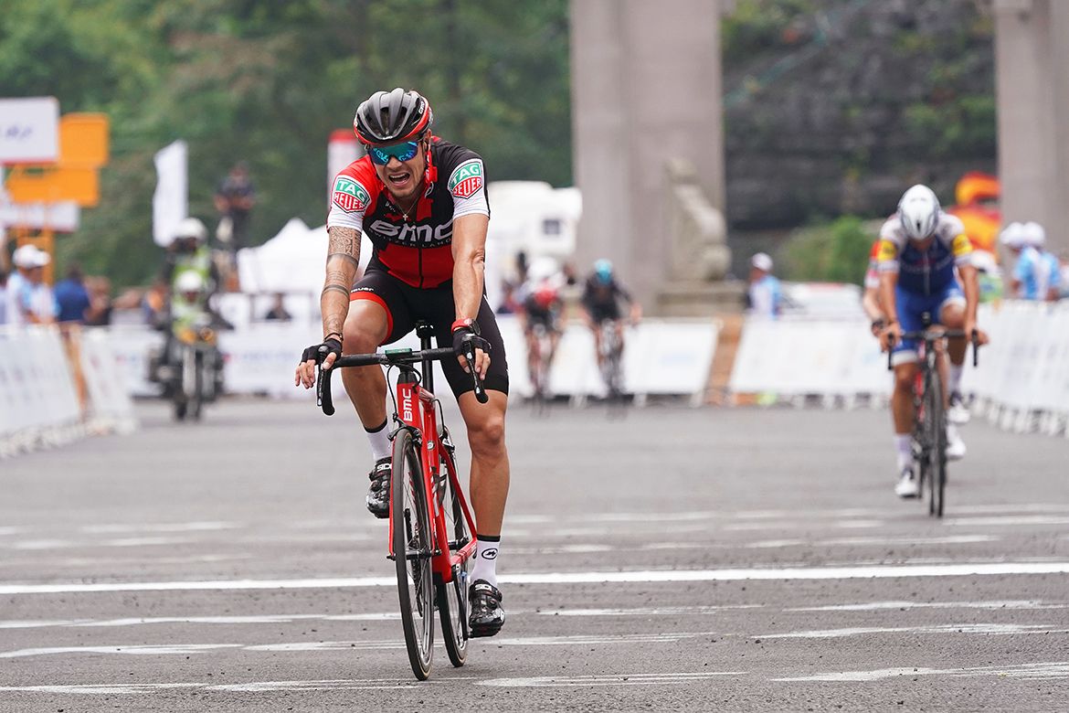 Nico Roche takes third place
