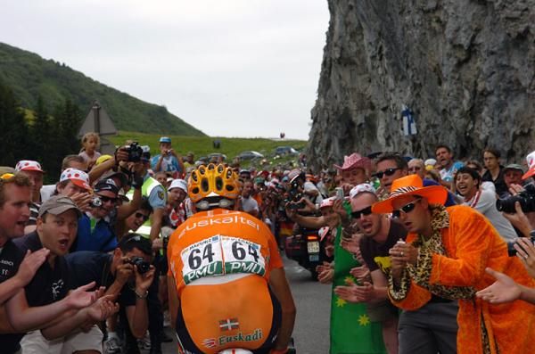 Egoi Martinez (Euskaltel-Euskadi) amidst the thousands of fans lining the Col de la Colombi&egrave;re.