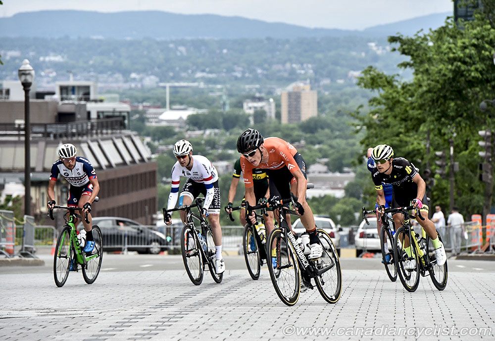 The break was 6 strong in the early laps