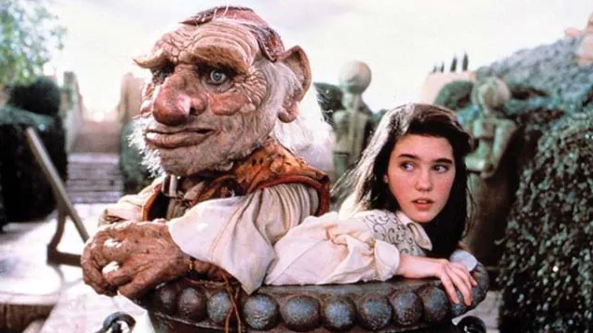 Hoggle and Sarah in Labyrinth, one of the best family movies on Netflix