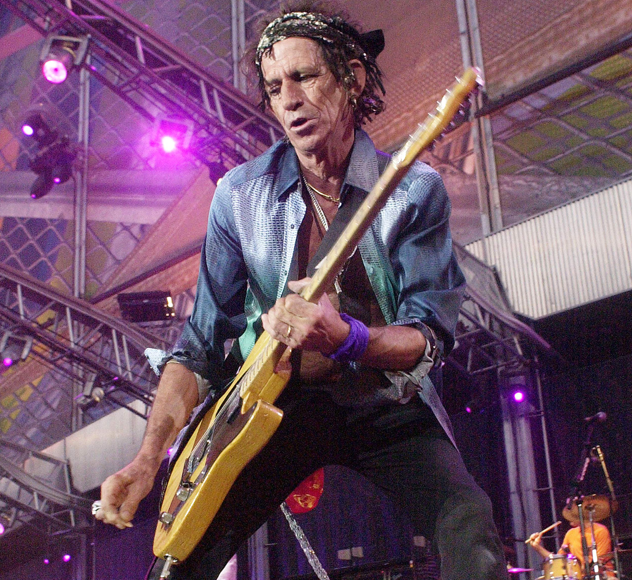Keith Richards from The Rolling Stones performs live on stage during the Licks tour at Feijenoord Stadion, Rotterdam, Netherlands on 11th August 2003. (Photo by Rob Verhorst/Redferns)