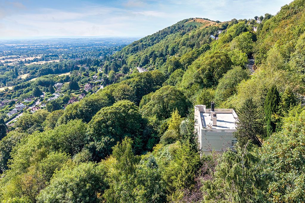 Houses for sale in elevated locations: Monte Cielo, Malvern, Worcestershire