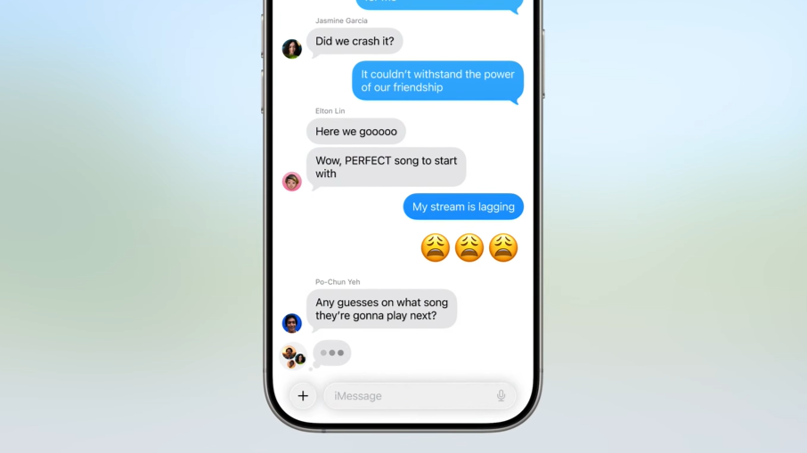 New group chat indicator feature for Apple Messages in iOS 26