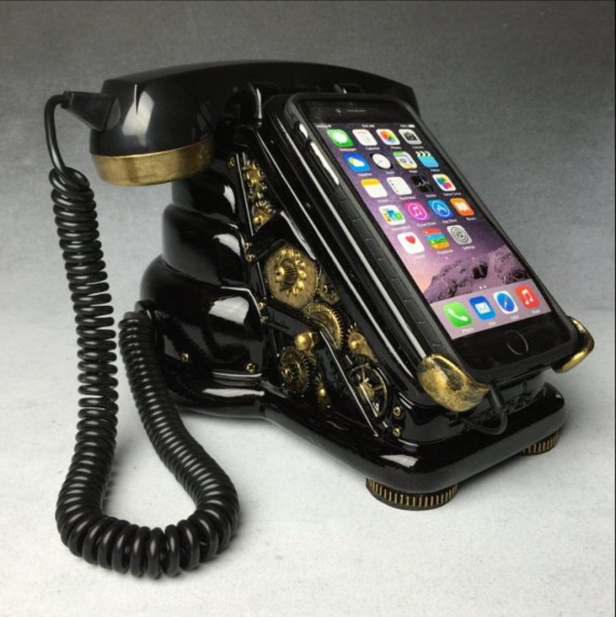 20-absolutely-ridiculous-phone-cases-that-you-didnt-know-could-exist-14-1556727442-9Nqq-column-width-inline