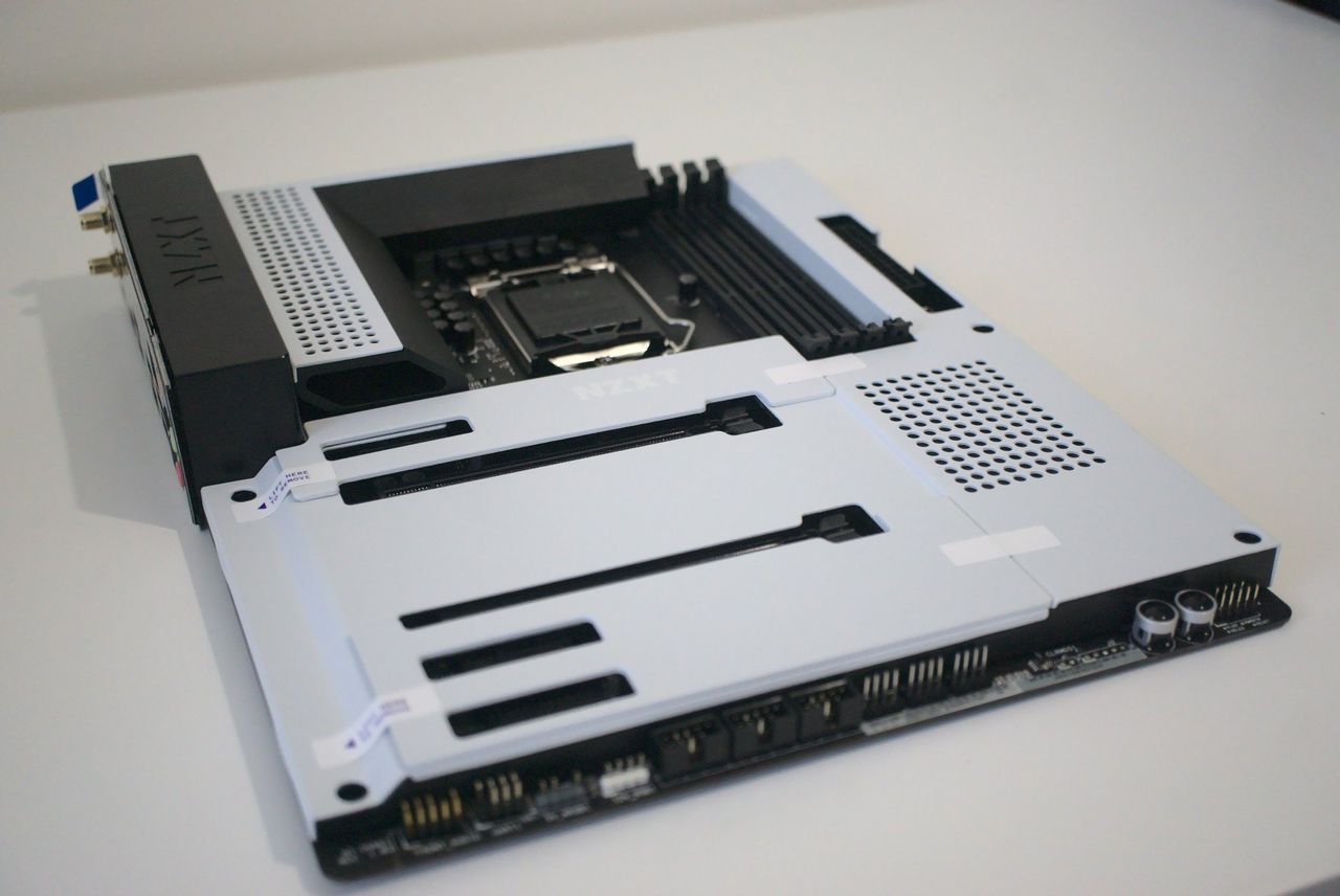 NZXT N7 Z490