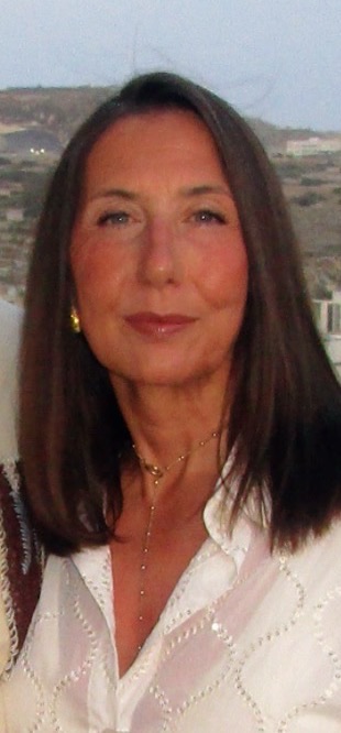 headshot of Maria Delia