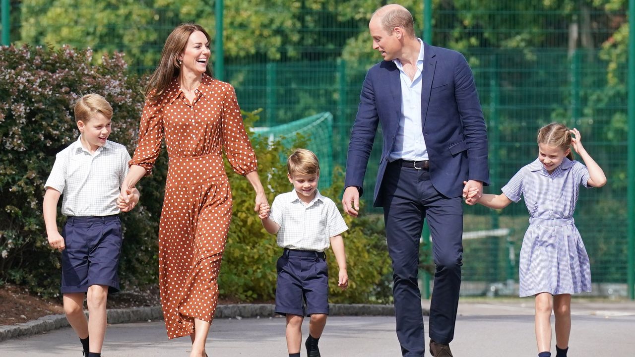 Kate Middleton injury - The Prince and Princess of Wales with George, Charlotte and Louis